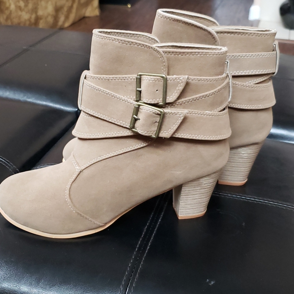Boot 👢 - Picture 4 of 6